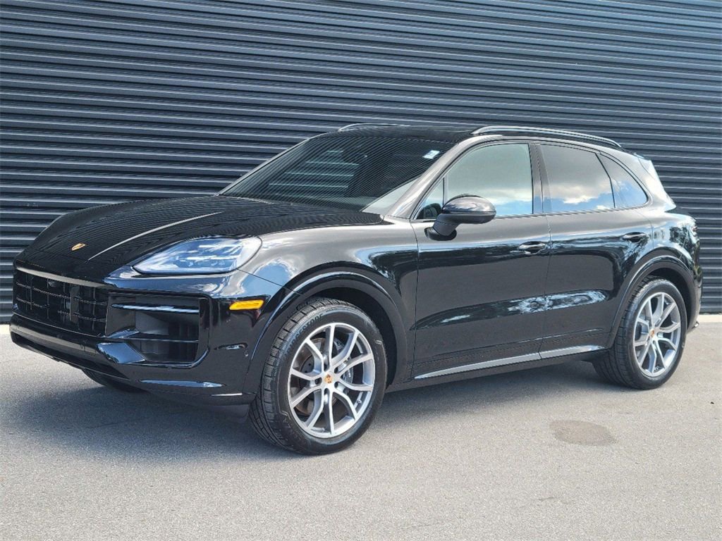 Certified 2025 Porsche Cayenne image 1
