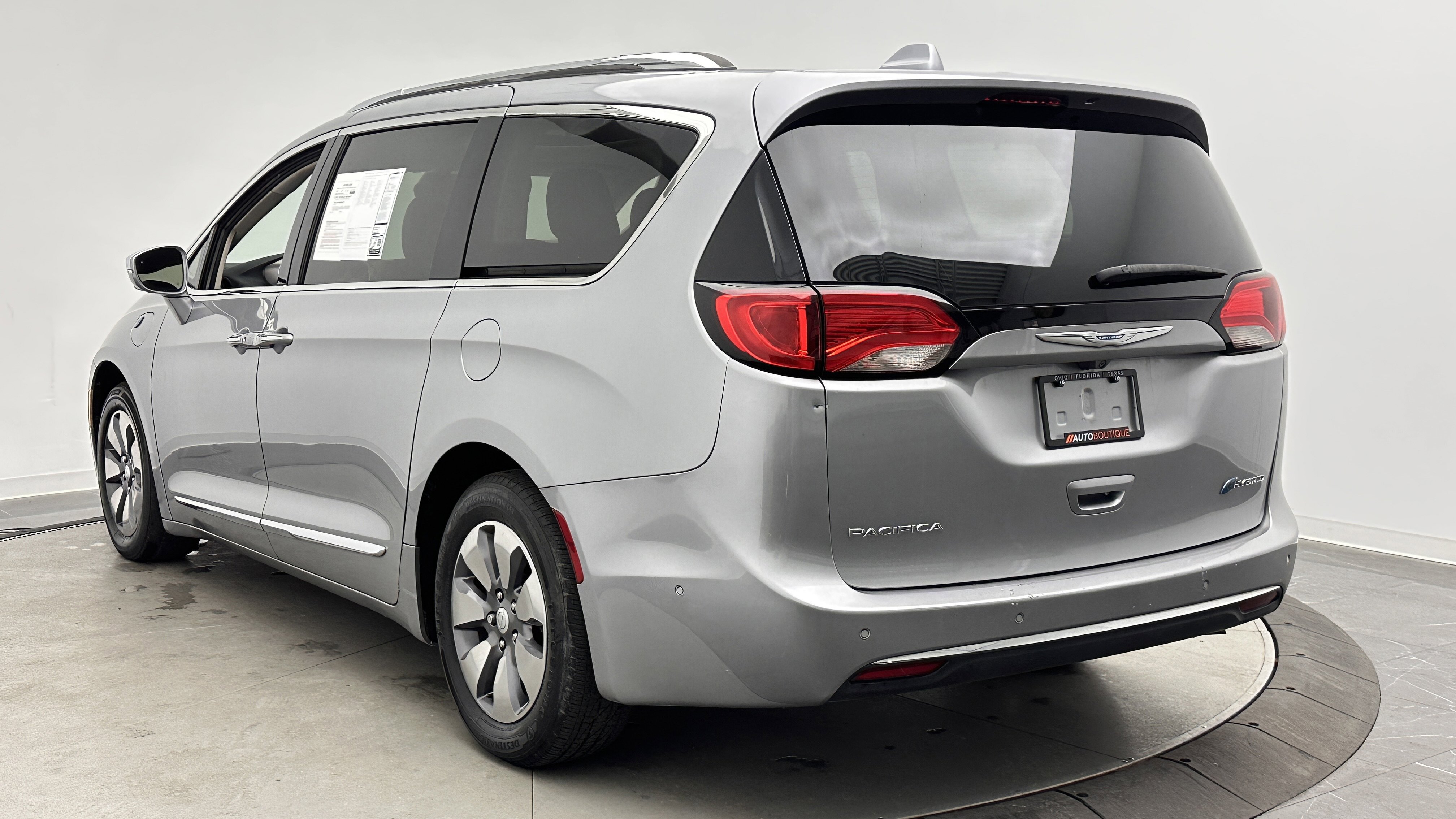 Used 2018 Chrysler Pacifica Limited w/ Advanced Safetytec Group FWD image 6