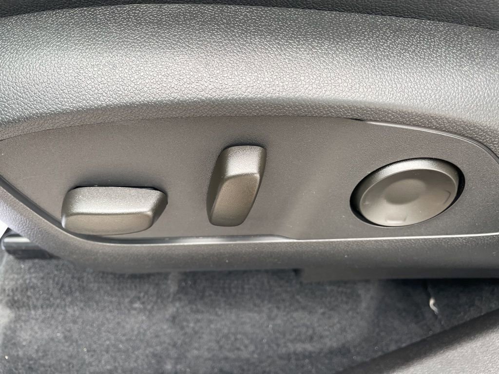 Used 2024 Chevrolet Traverse RS AWD/4WD image 18