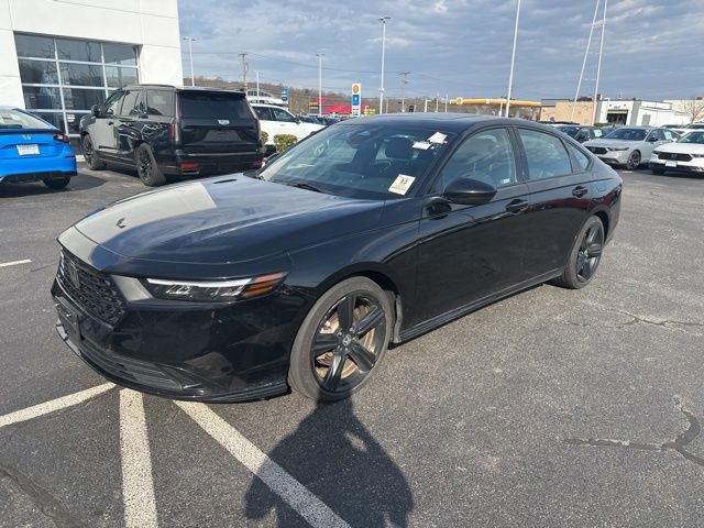 Used 2024 Honda Accord Sport image 2