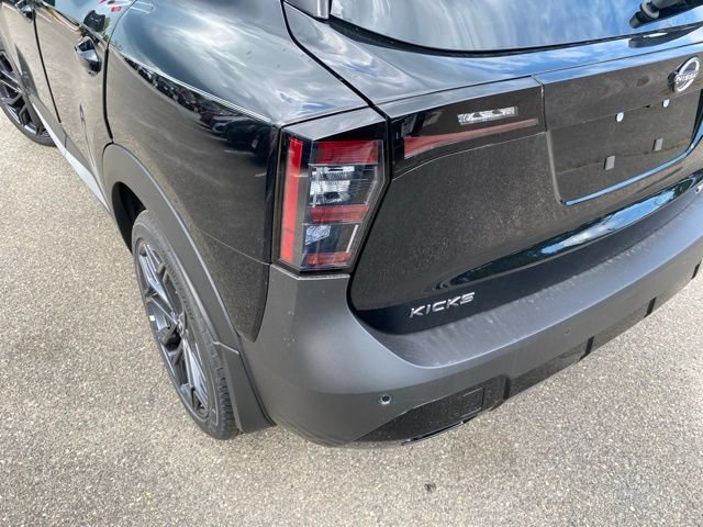 New 2026 Nissan Kicks SR w/ SR Premium Package AWD/4WD image 9