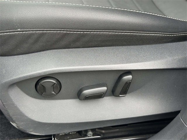 Certified 2022 Volkswagen Taos SE w/ Panoramic Sunroof Package image 14