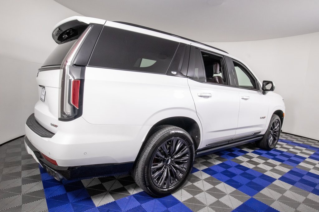Used 2023 Cadillac Escalade V w/ LPO, ONYX Package image 5