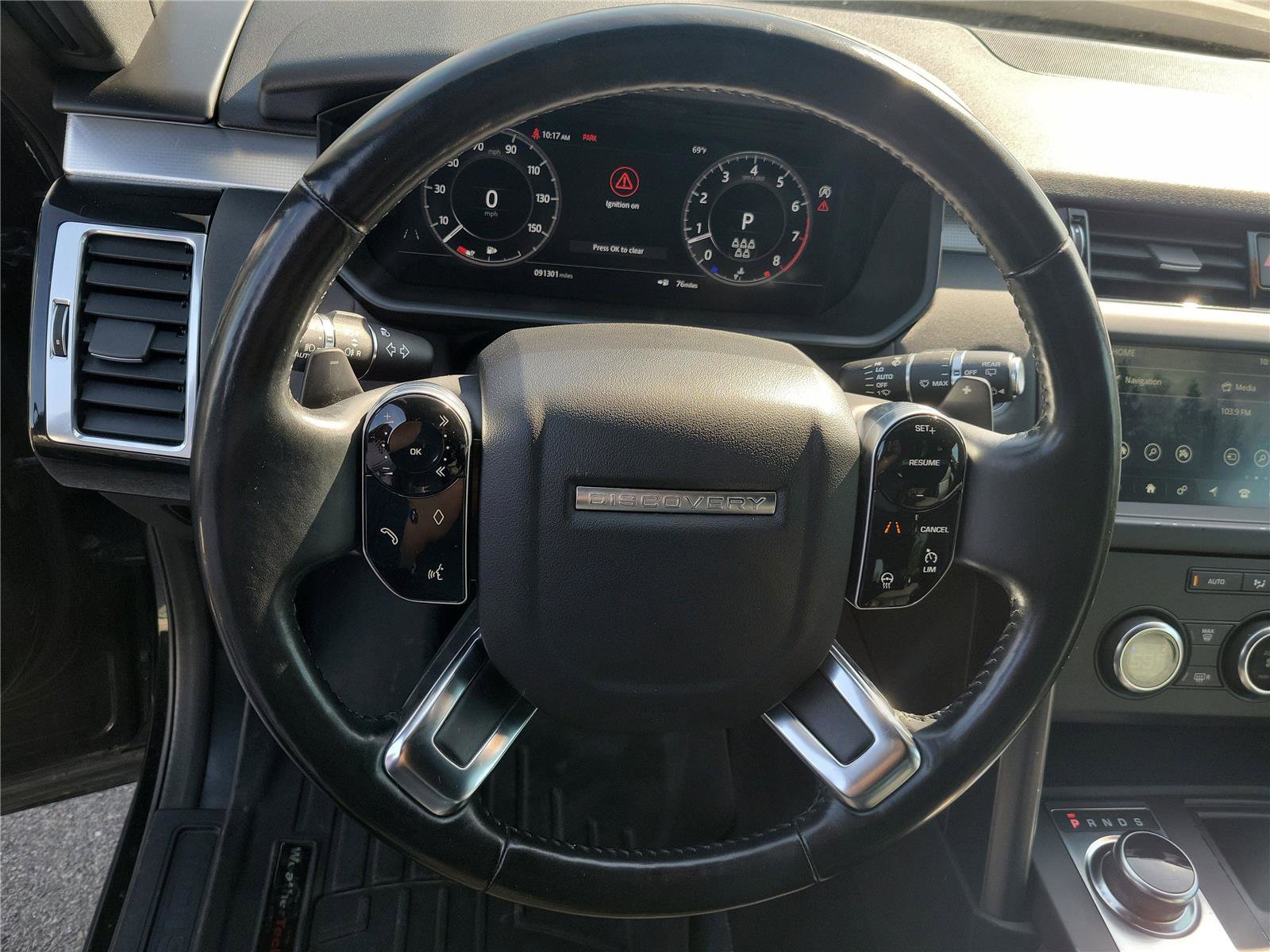 Used 2020 Land Rover Discovery Landmark AWD/4WD image 25