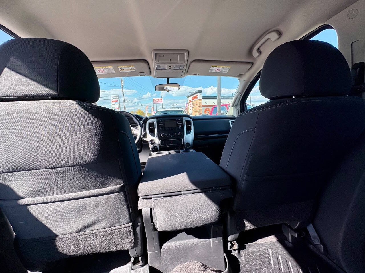 Used 2018 Nissan Titan SV AWD/4WD image 24