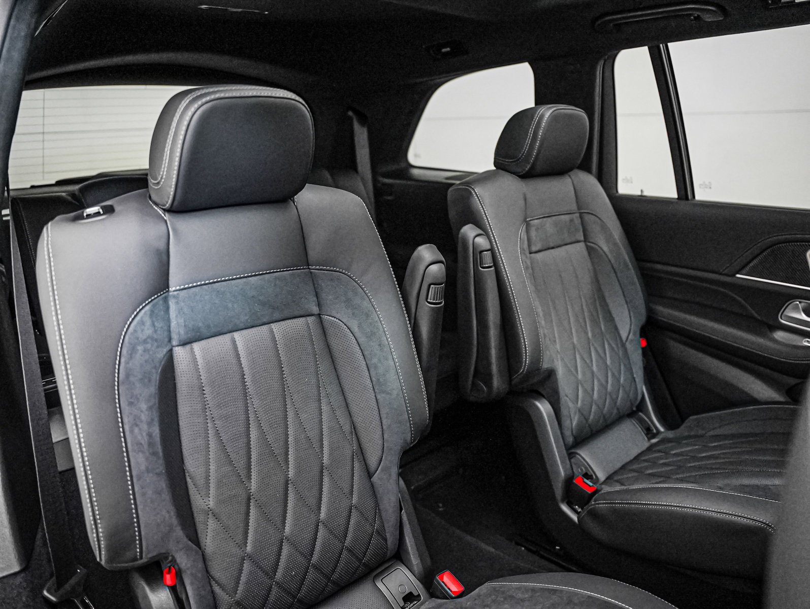 New 2026 Mercedes-Benz GLS 63 AMG 4MATIC image 13