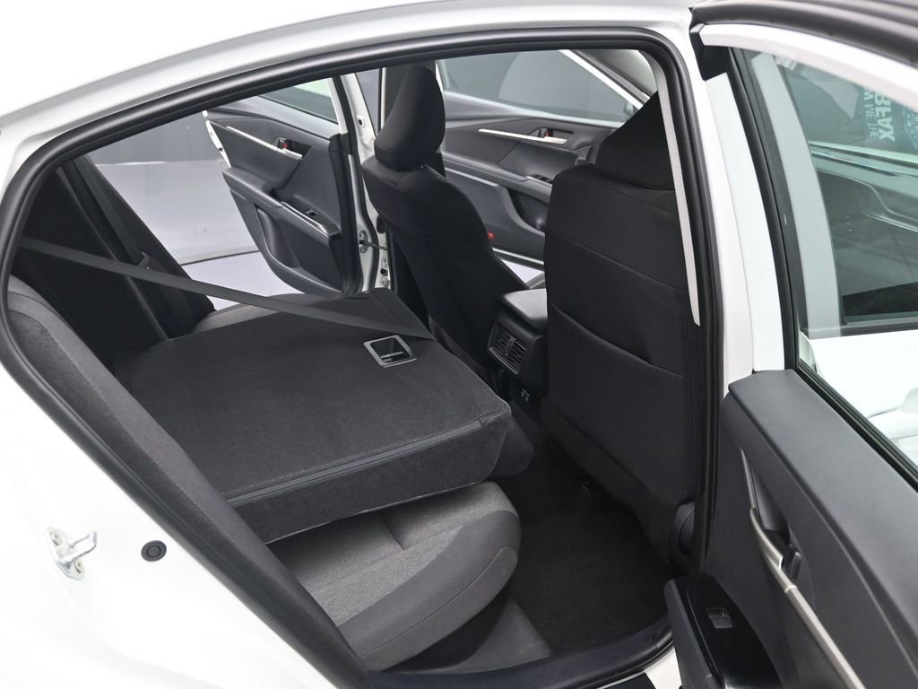 Used 2025 Toyota Camry LE image 32