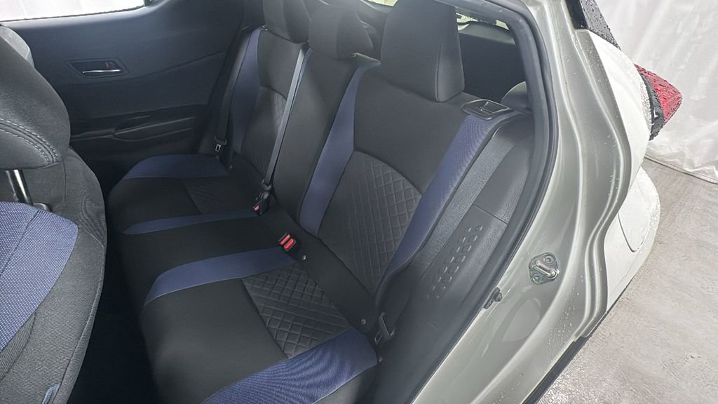 Used 2020 Toyota C-HR XLE image 12