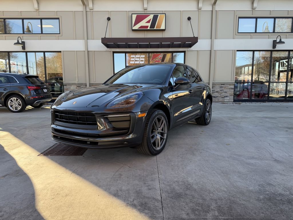 Used 2022 Porsche Macan w/ Premium Package