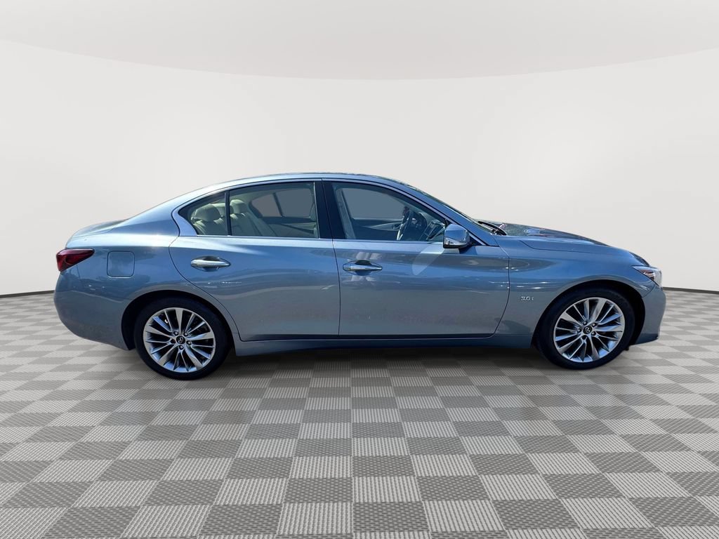 Used 2019 INFINITI Q50 Luxe w/ Essential Package (3.0T Luxe) AWD/4WD image 3