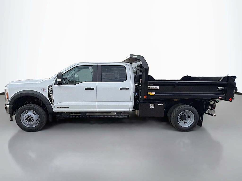 New 2026 Ford F550 4x4 Crew Cab image 9