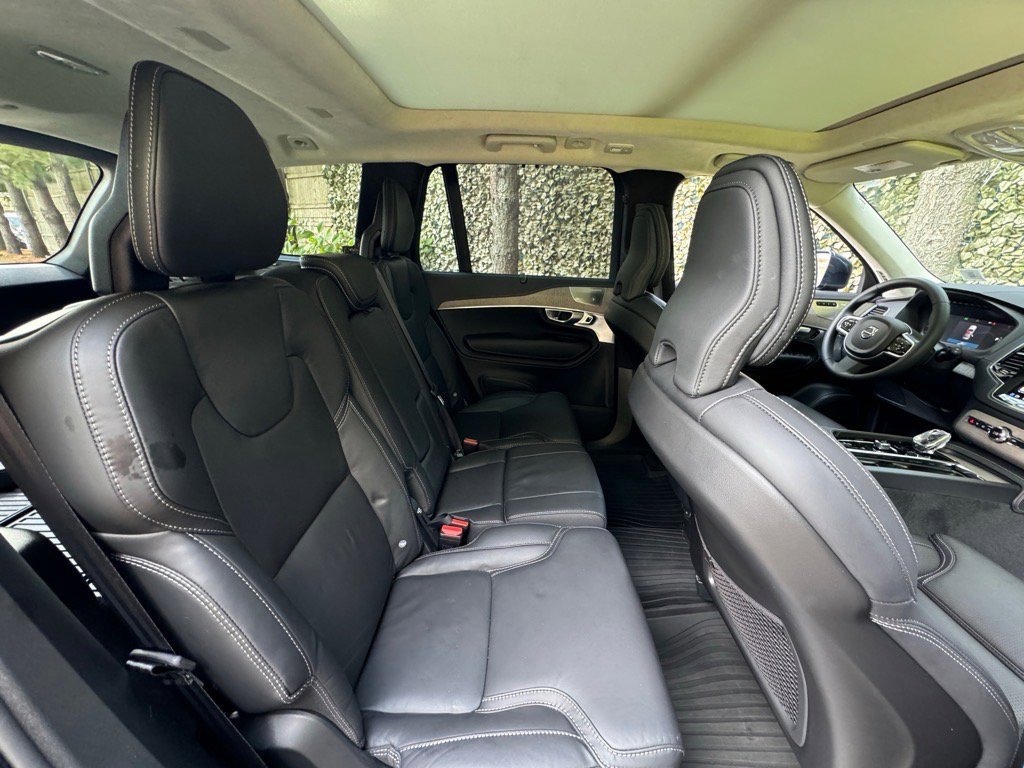 Used 2024 Volvo XC90 B6 Ultimate w/ Lounge Package image 21