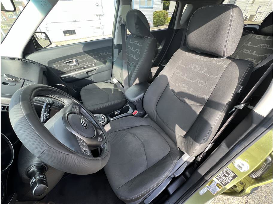 Used 2012 Kia Soul + w/ Audio Pkg image 13