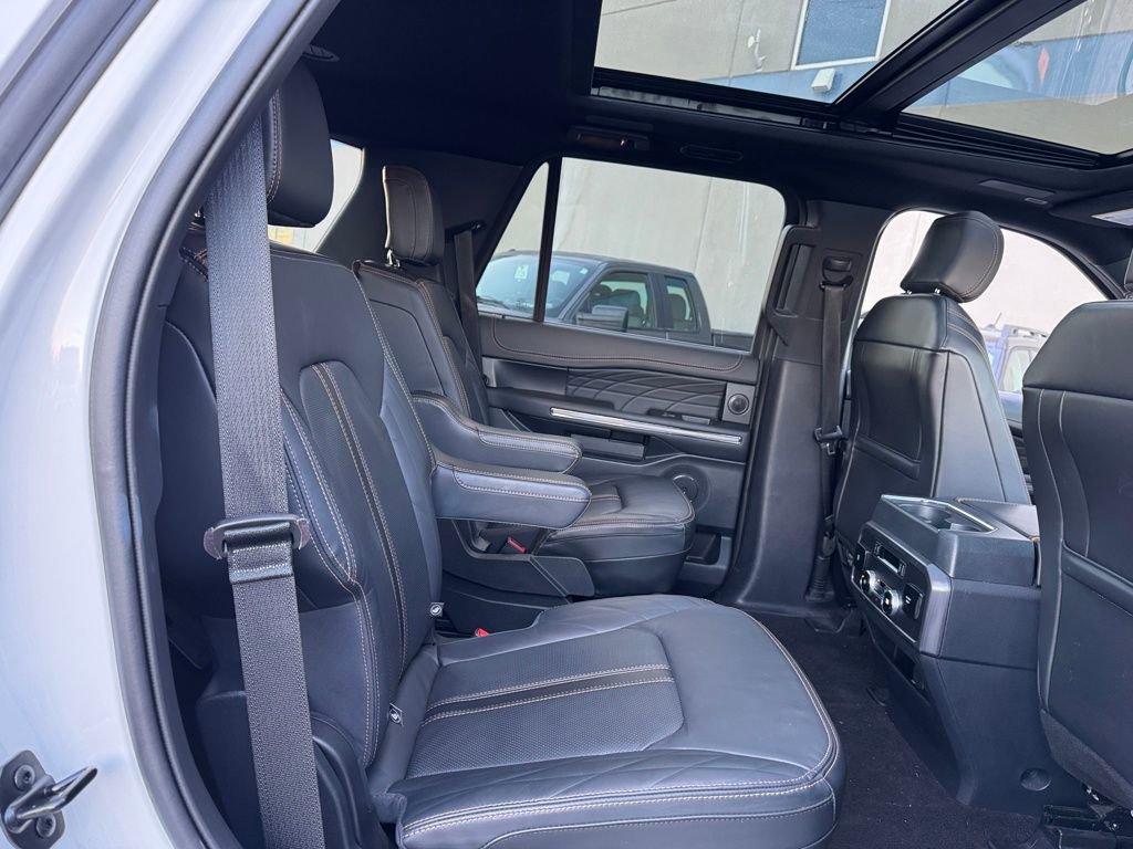 Used 2022 Ford Expedition Platinum image 30