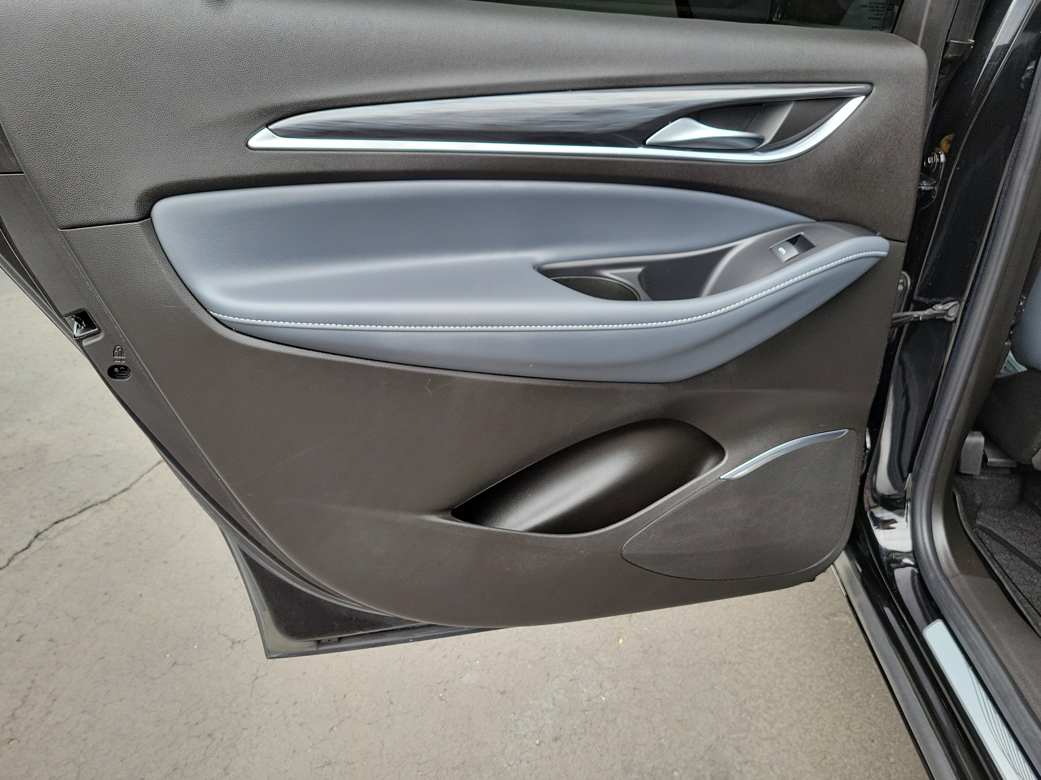 Used 2021 Buick Enclave Essence w/ Sport Touring Edition image 15