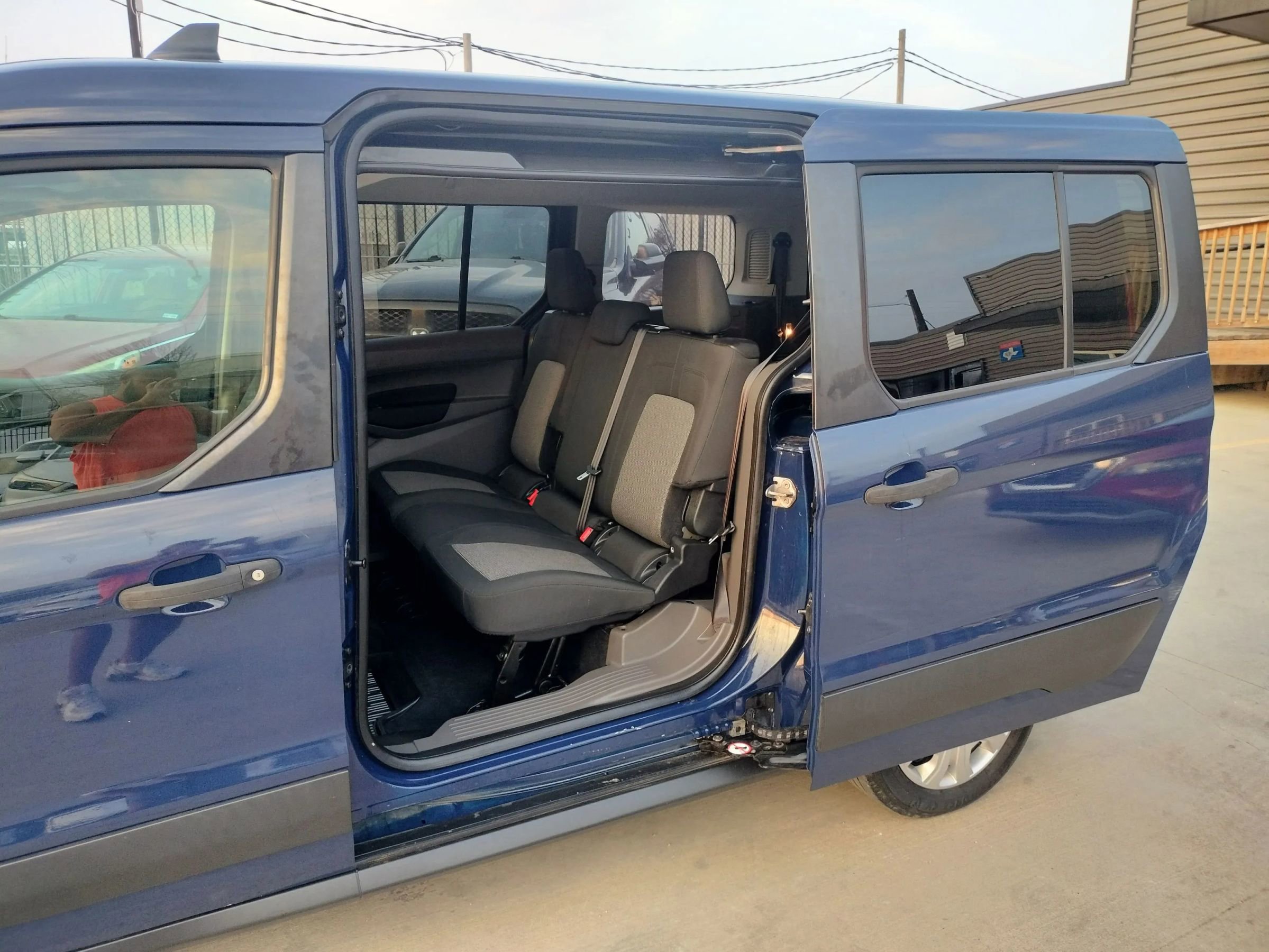 Used 2021 Ford Transit Connect XL image 25