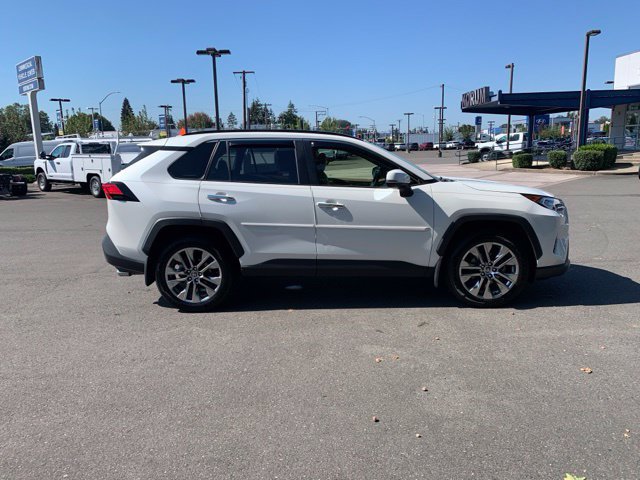 Used 2020 Toyota RAV4 Limited AWD/4WD image 7