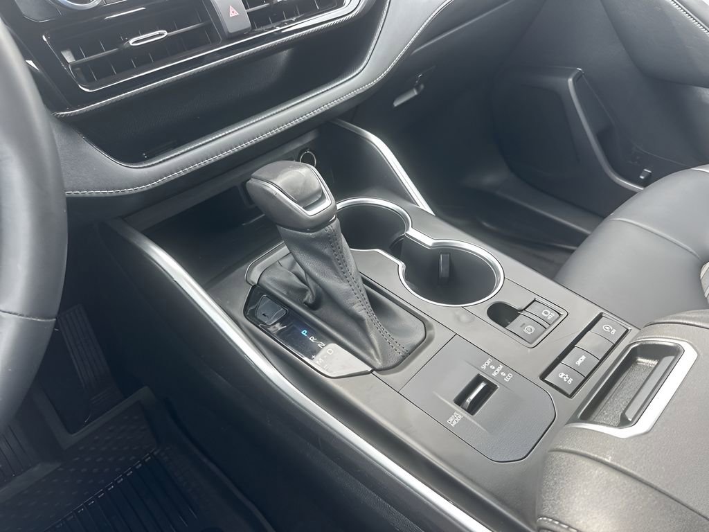 Used 2021 Toyota Highlander XSE image 17