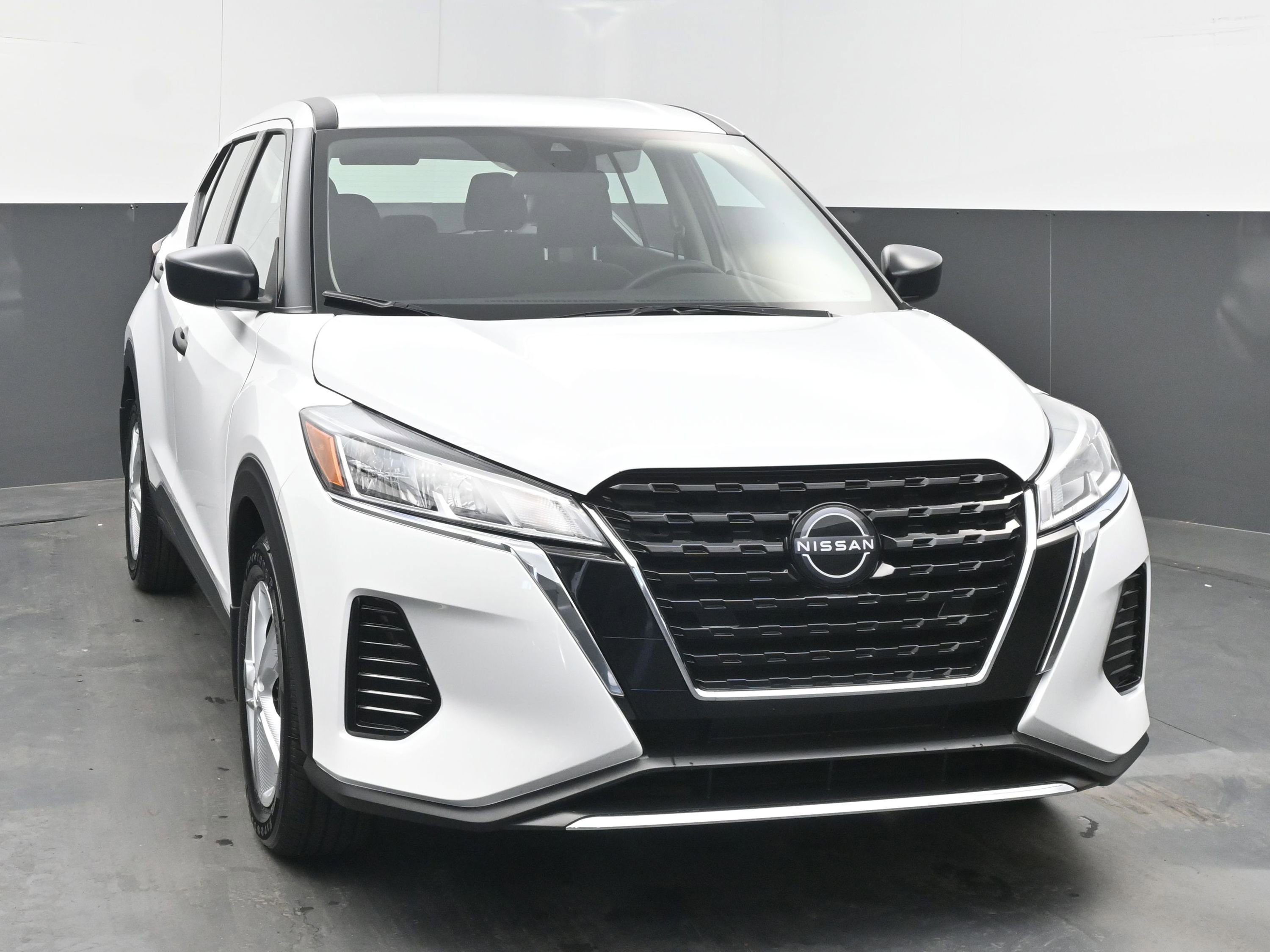 Certified 2025 Nissan Kicks Play S image 2