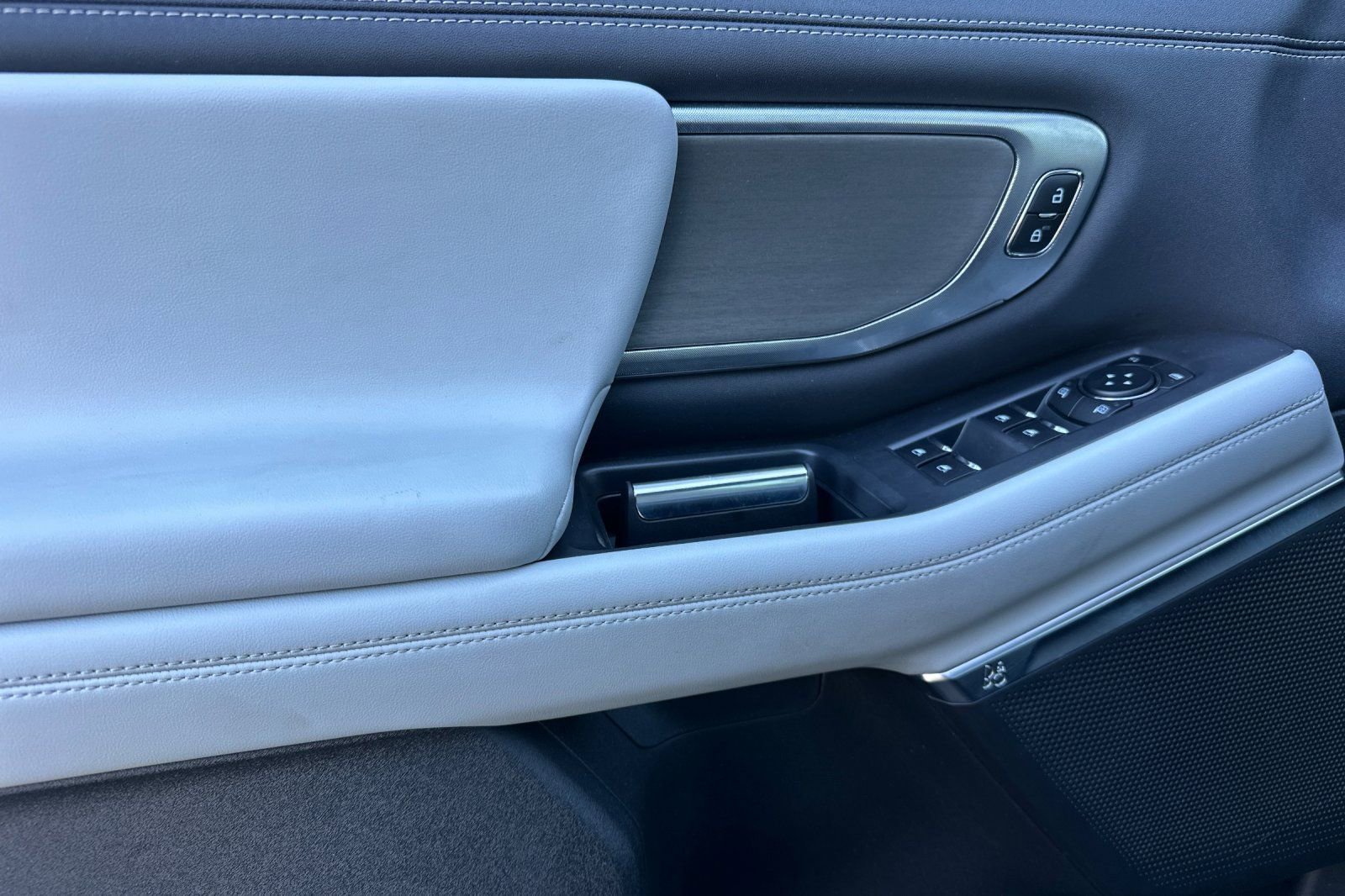 Certified 2025 Ford Expedition Max Platinum w/ Driver's Package image 10