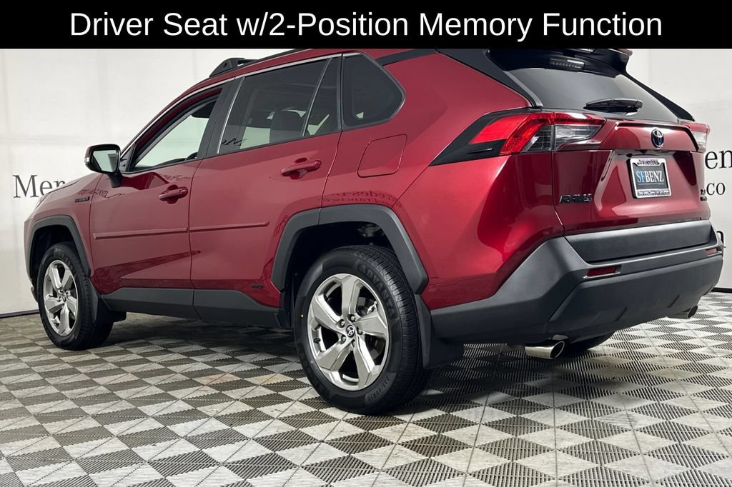 Used 2021 Toyota RAV4 XLE Premium AWD/4WD image 7