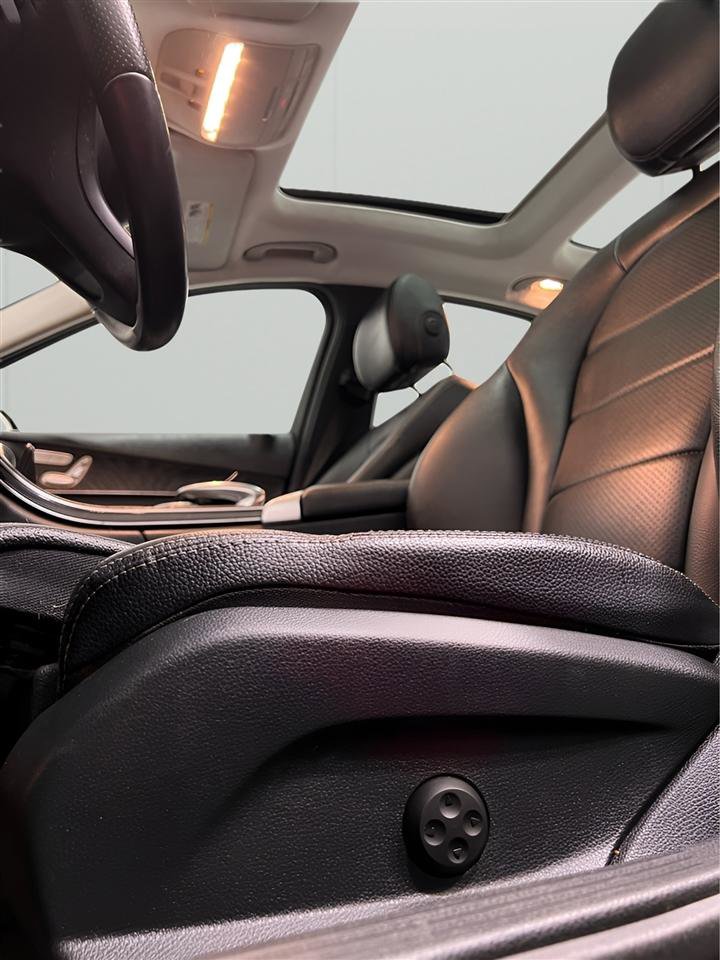 Used 2015 Mercedes-Benz C 300 4MATIC Sedan image 38