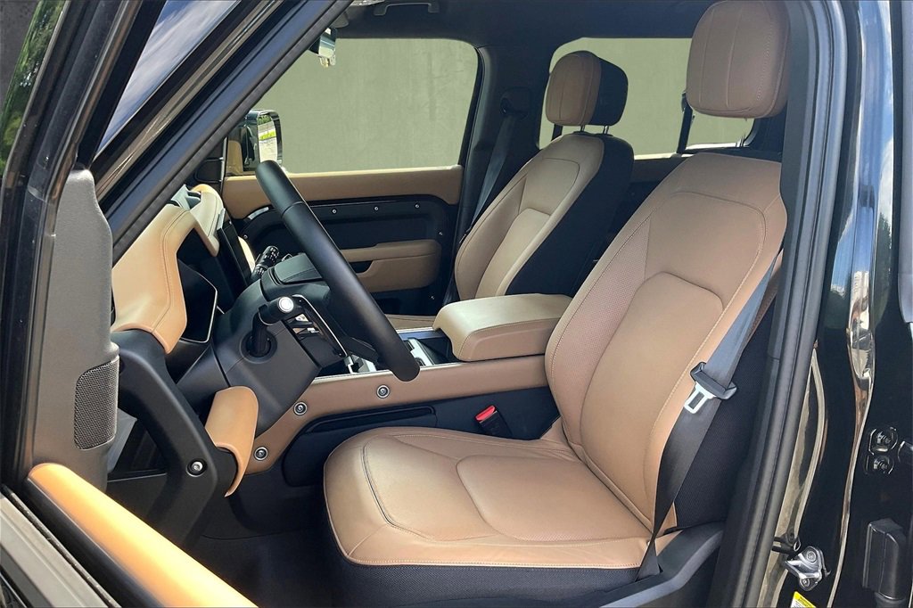 Used 2025 Land Rover Defender 110 V8 image 18