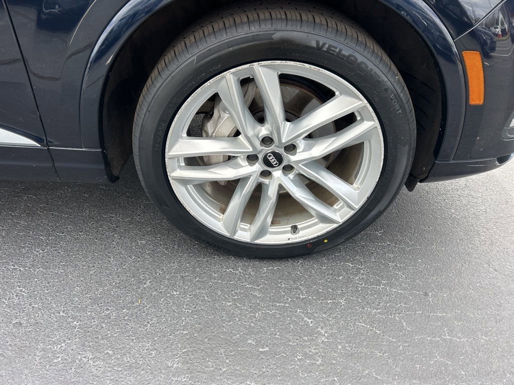 Used 2018 Audi Q7 3.0T Prestige image 28