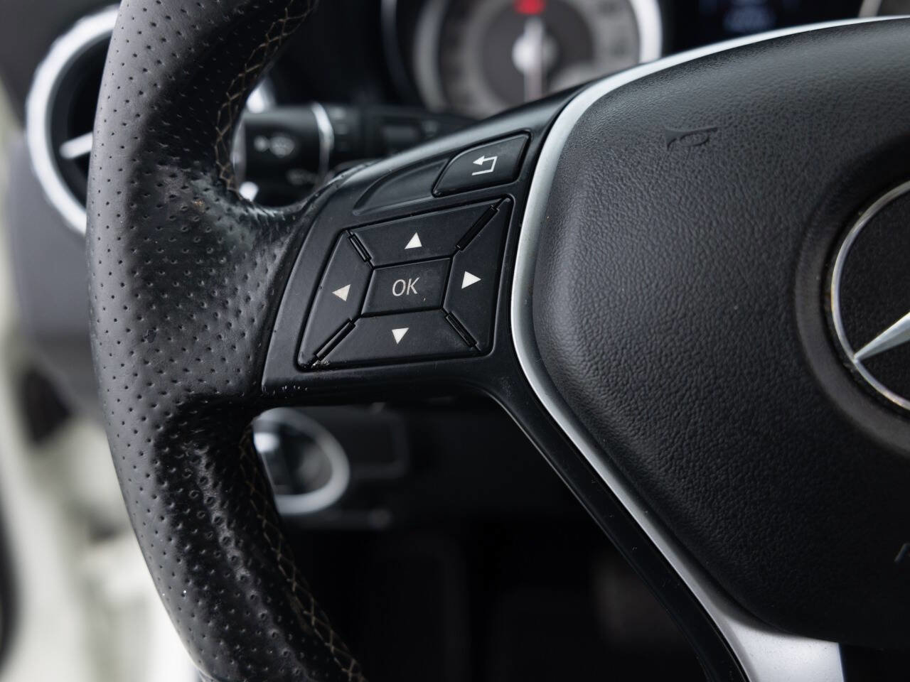 Used 2015 Mercedes-Benz GLA 250 4MATIC image 37