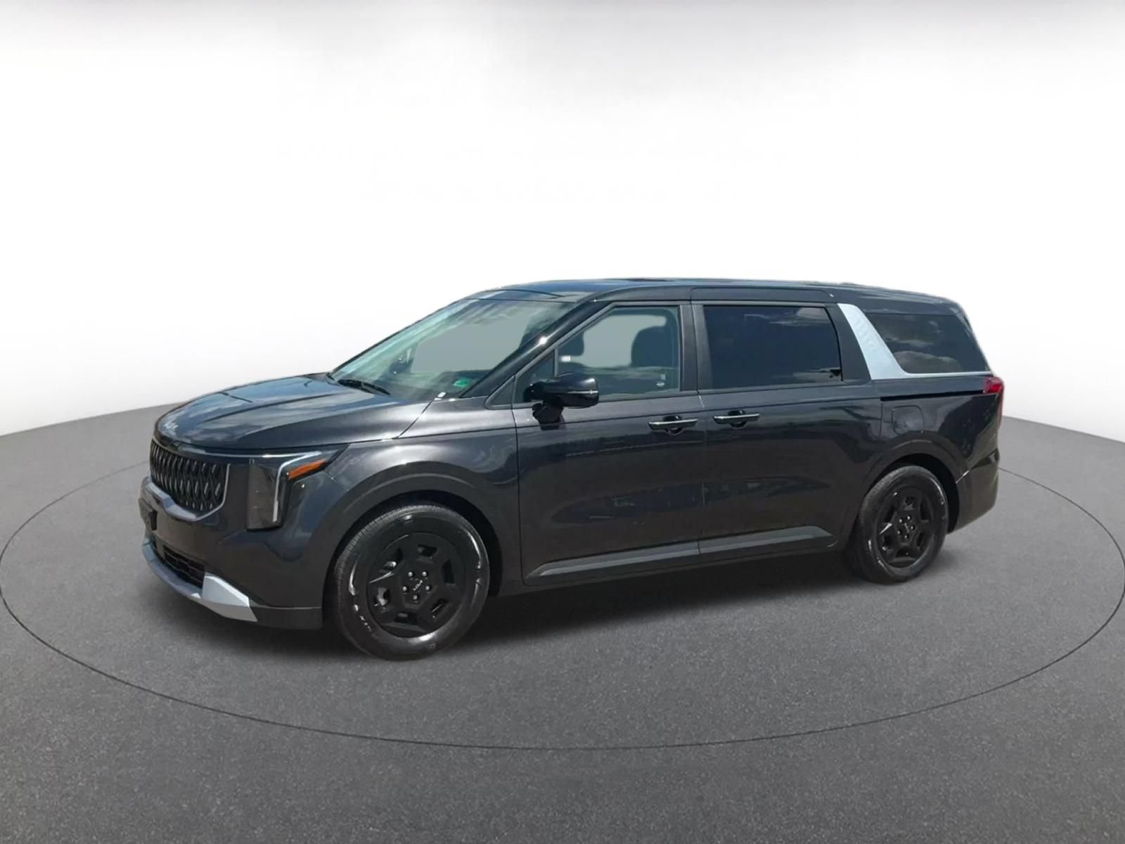 Used 2026 Kia Carnival FWD image 6
