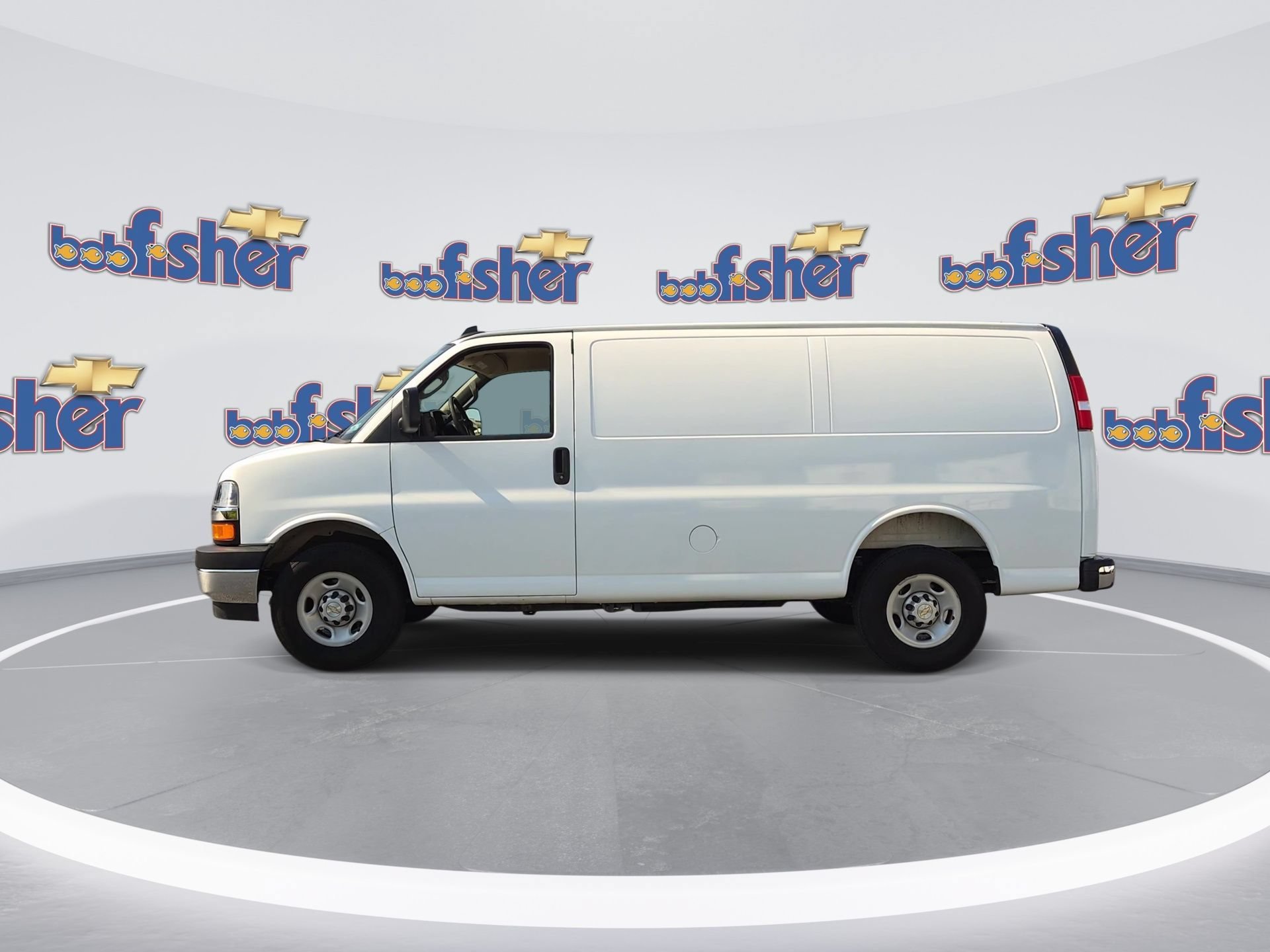 Used 2025 Chevrolet Express 2500 w/ Driver Convenience Package RWD image 4