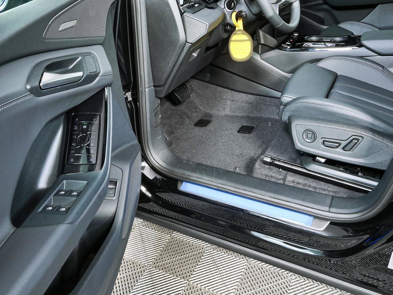 New 2027 Audi Q6 e-tron Premium Plus AWD/4WD image 9