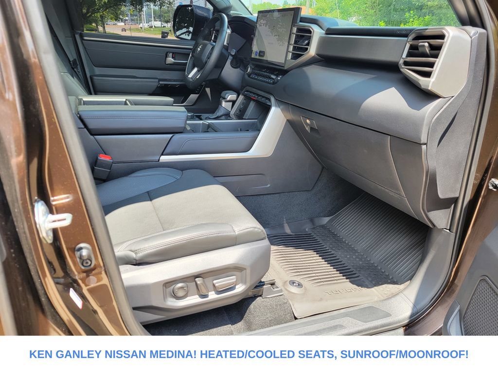 Used 2025 Toyota Tundra Limited AWD/4WD image 52