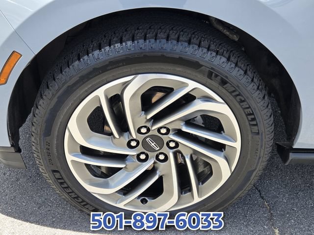 Certified 2025 Lincoln Navigator Reserve AWD/4WD image 17