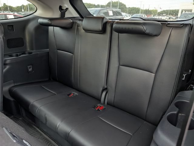 Used 2024 Toyota Highlander Platinum FWD image 30