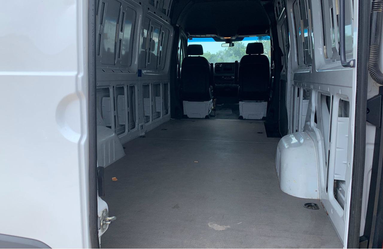 Used 2021 Mercedes-Benz Sprinter 2500 image 38