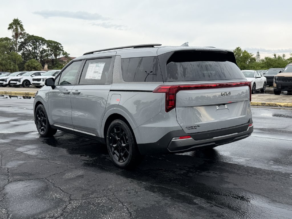 New 2026 Kia Carnival SX w/ SX Dark Edition Package FWD image 6