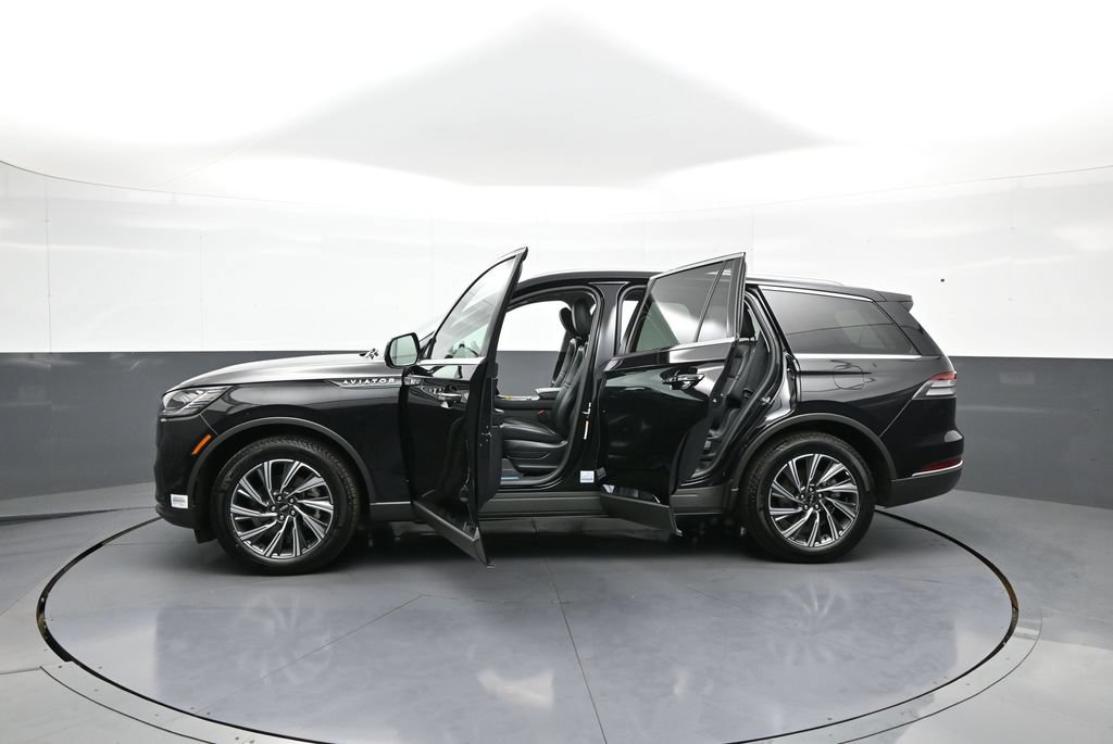 Used 2026 Lincoln Aviator AWD image 47