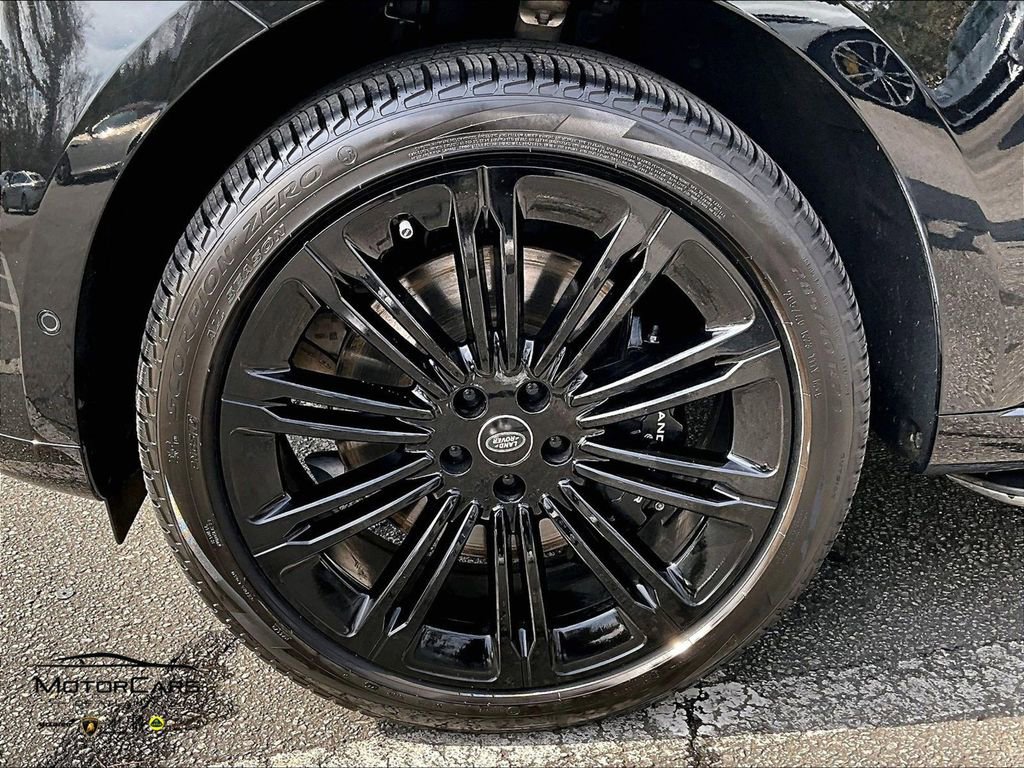 Used 2024 Land Rover Range Rover SE image 10