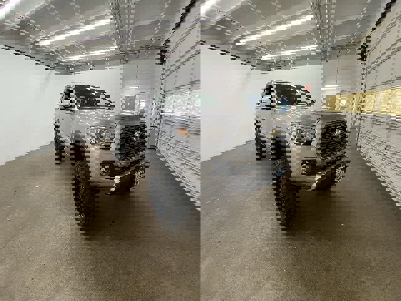 Used 2020 Toyota Tacoma TRD Off-Road image 8