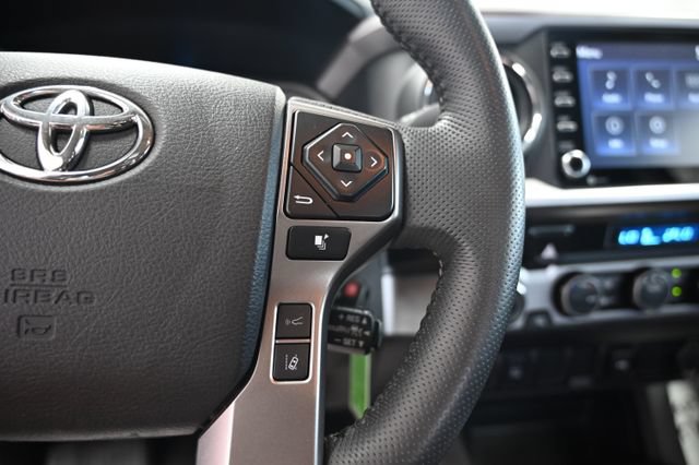 Used 2022 Toyota Tacoma SR5 AWD/4WD image 25
