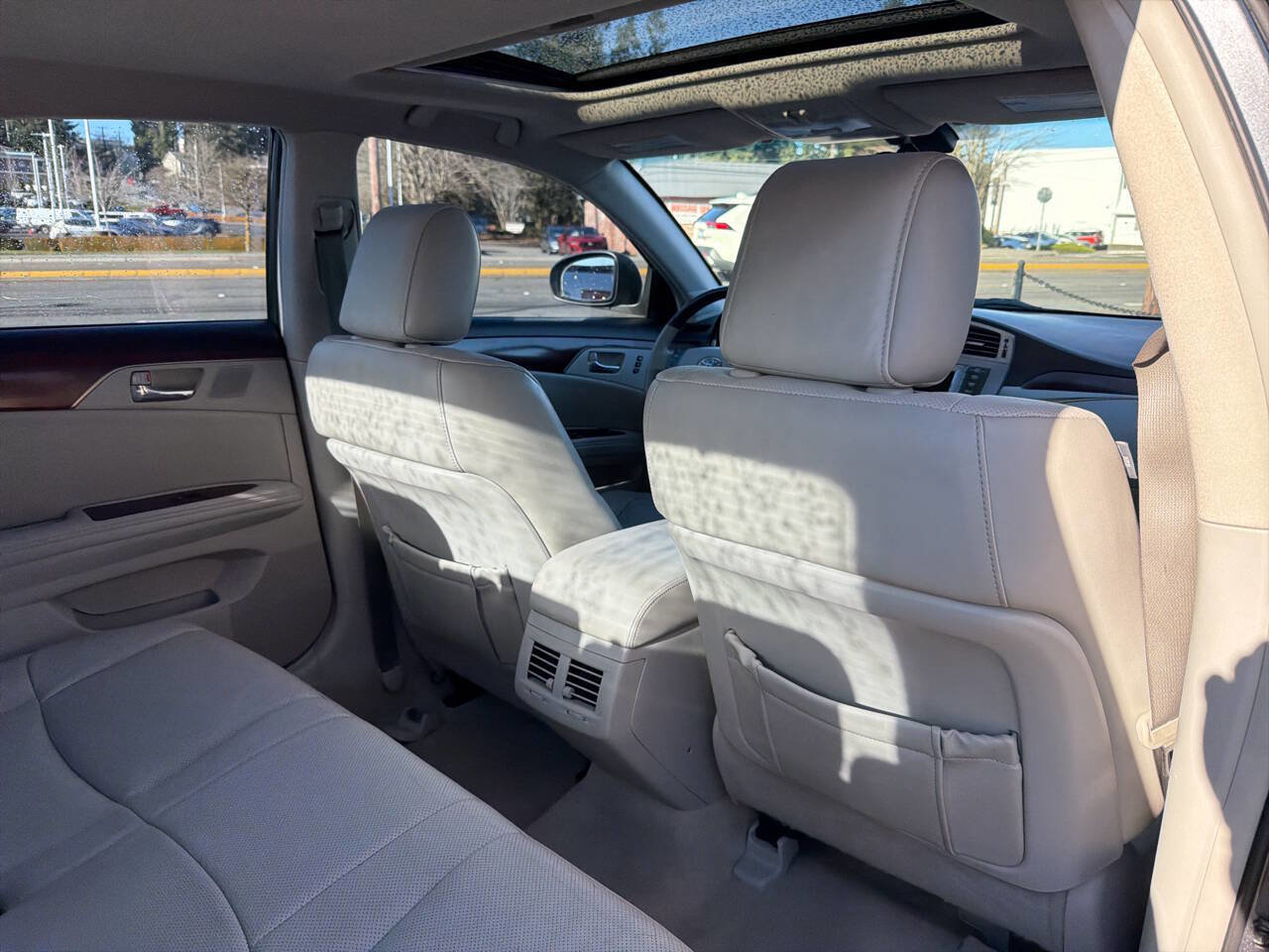 Used 2011 Toyota Avalon Limited image 19