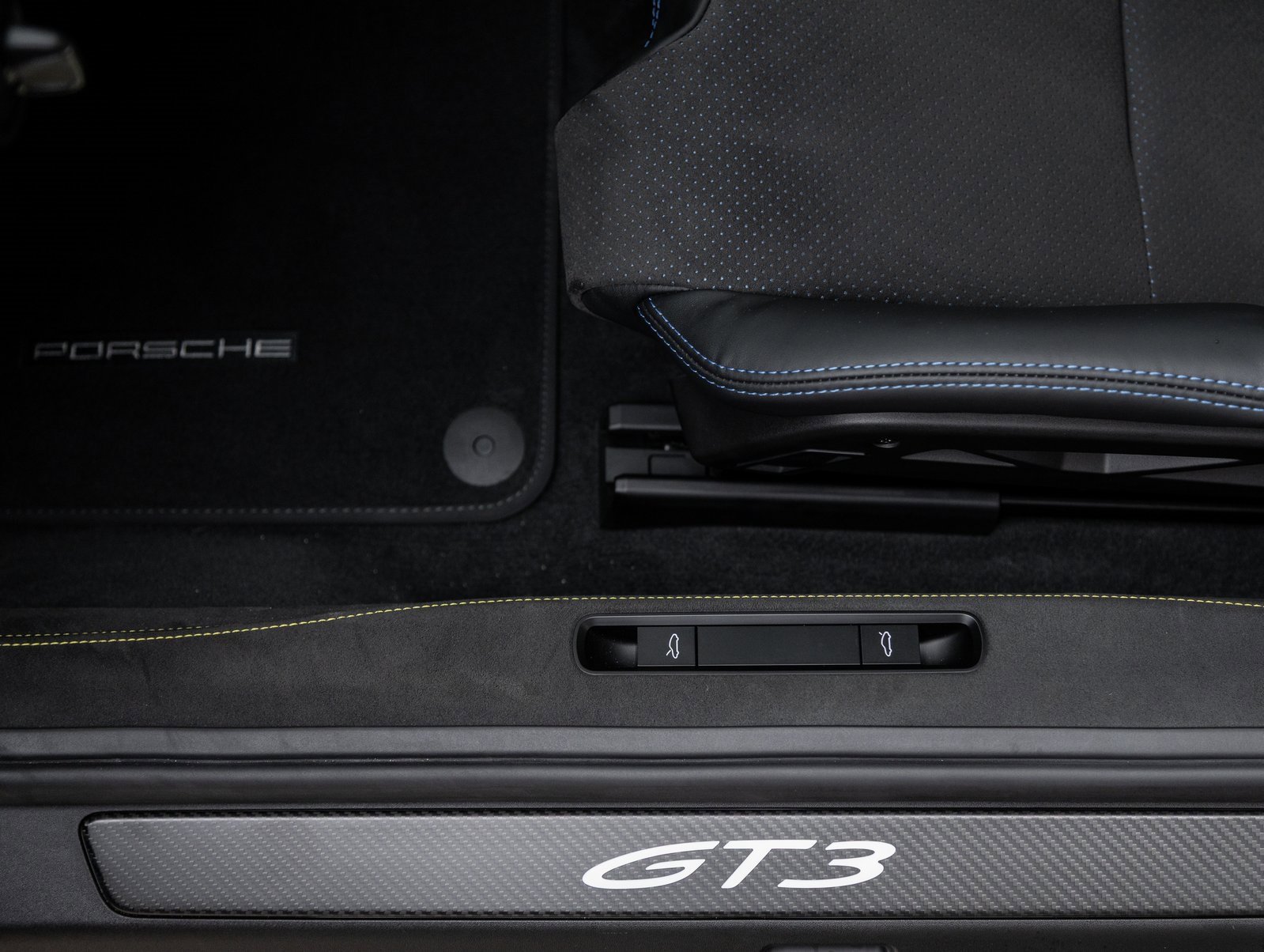 Certified 2025 Porsche 911 GT3 image 21