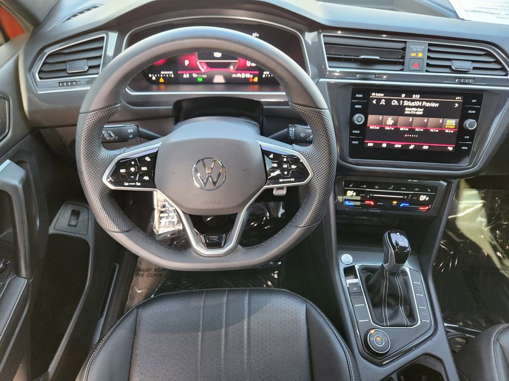 Used 2024 Volkswagen Tiguan SE R-Line image 25