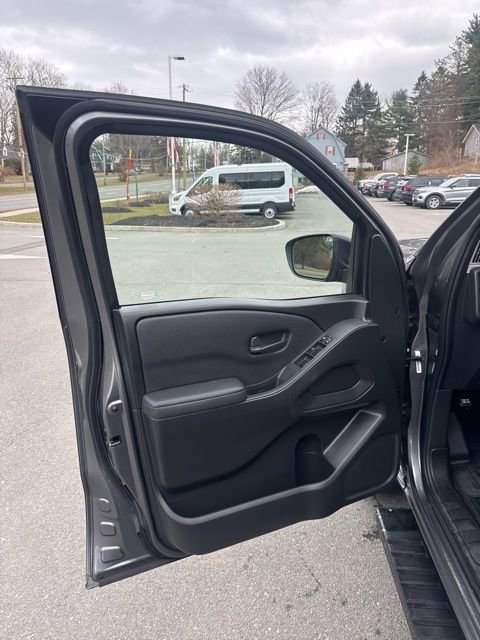 Used 2022 Nissan Frontier S w/ Technology Package image 16