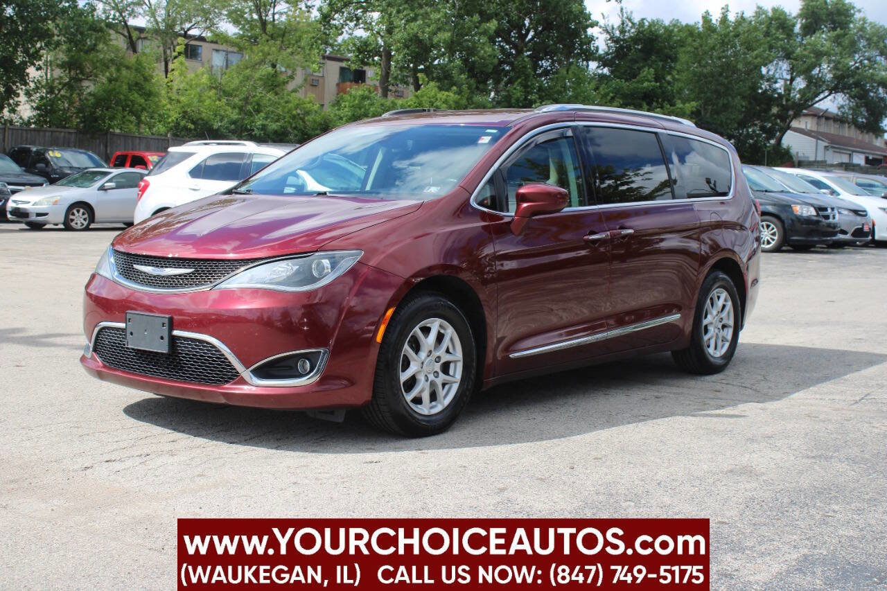 Used 2020 Chrysler Pacifica Touring-L FWD image 1