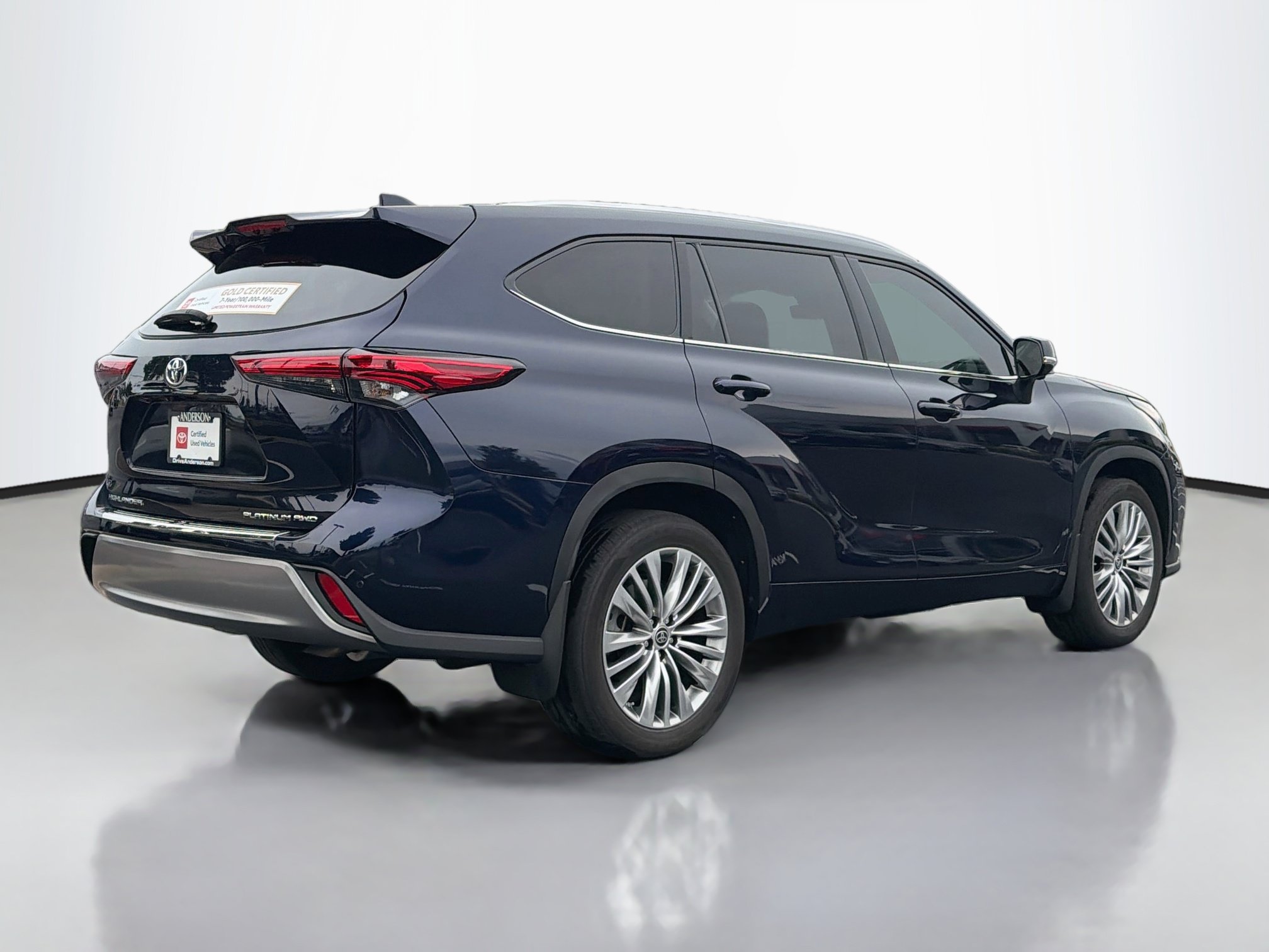 Used 2023 Toyota Highlander Platinum AWD/4WD image 2