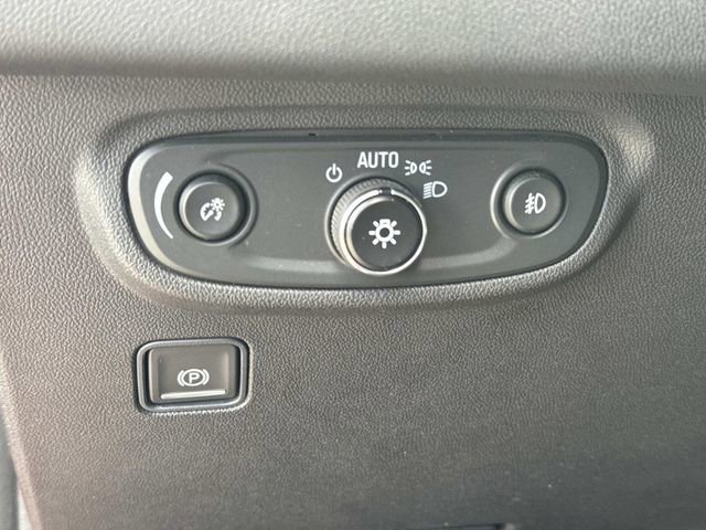 Used 2023 GMC Terrain SLT image 26