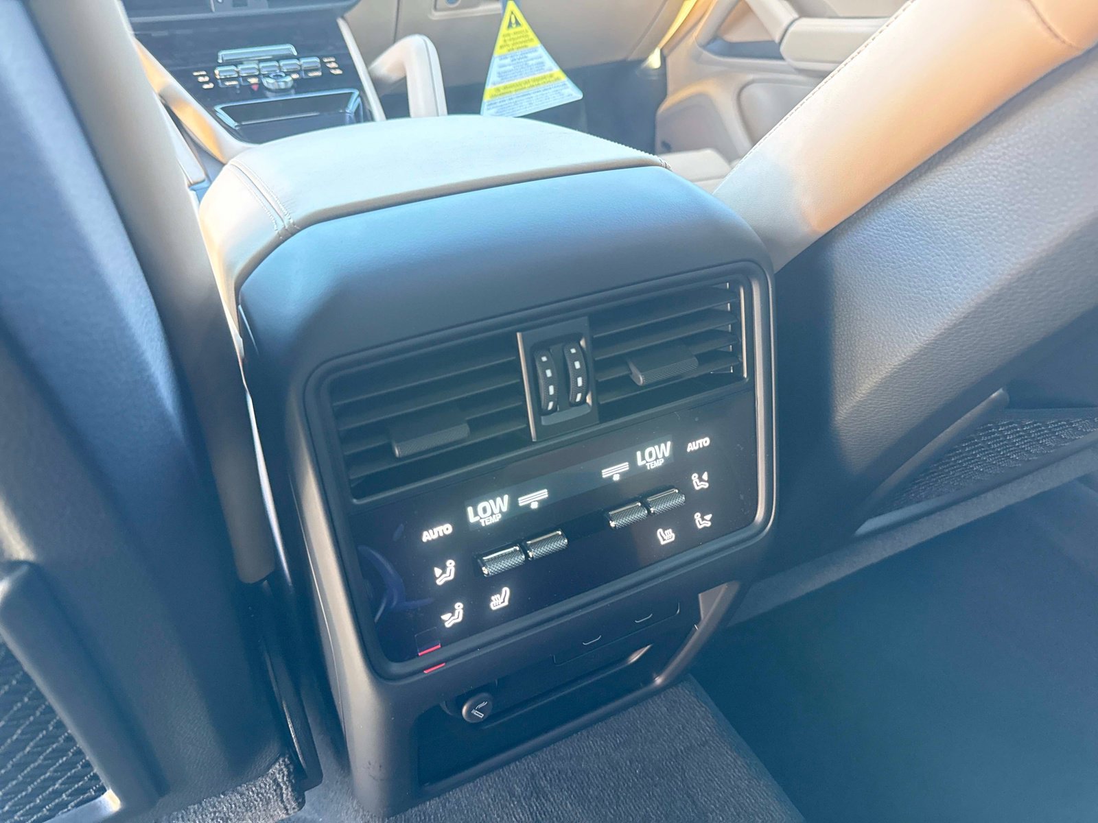 Certified 2026 Porsche Cayenne Coupe image 17