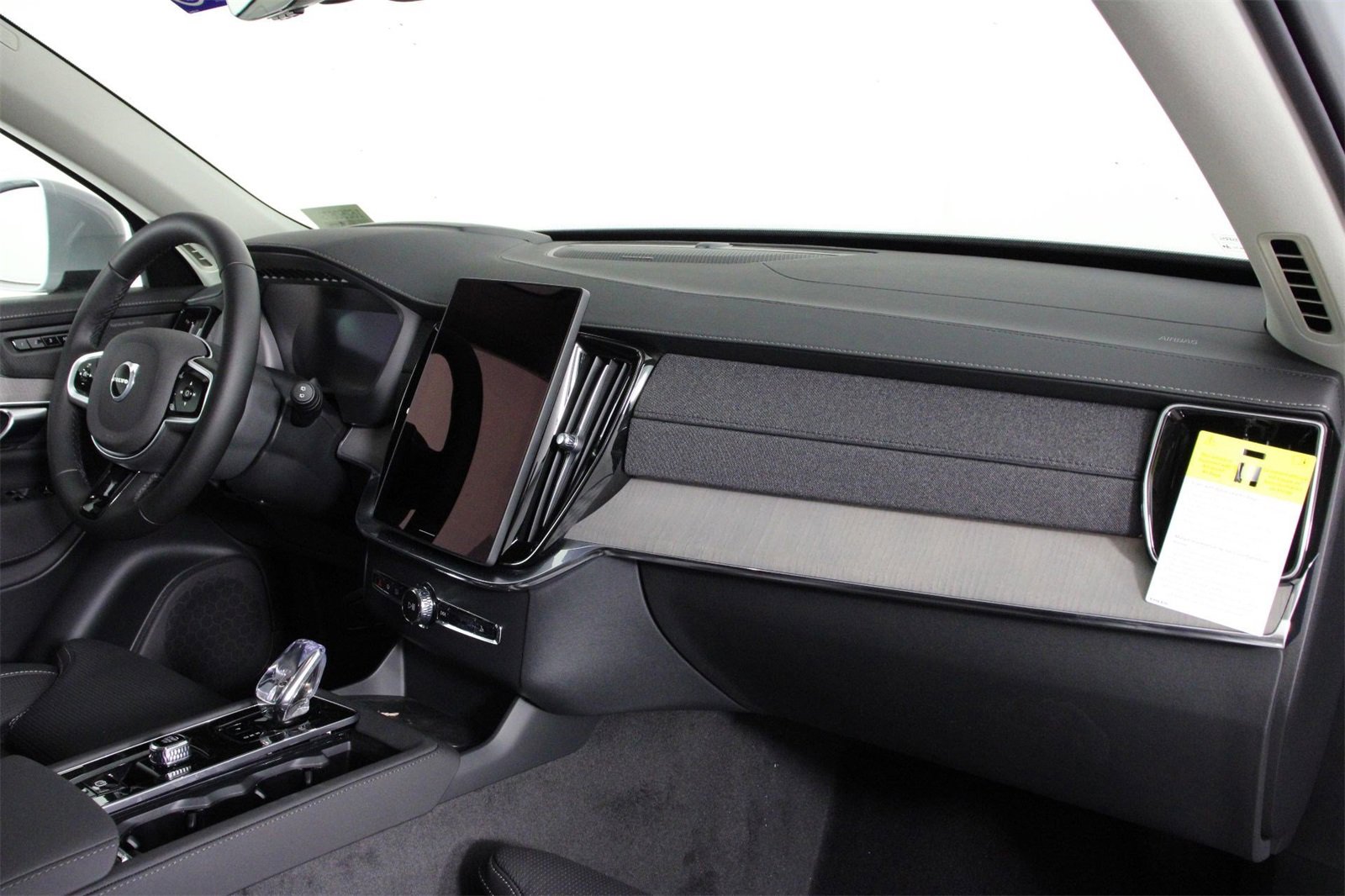 New 2025 Volvo XC90 B6 Ultra w/ Protection Package Premier image 9